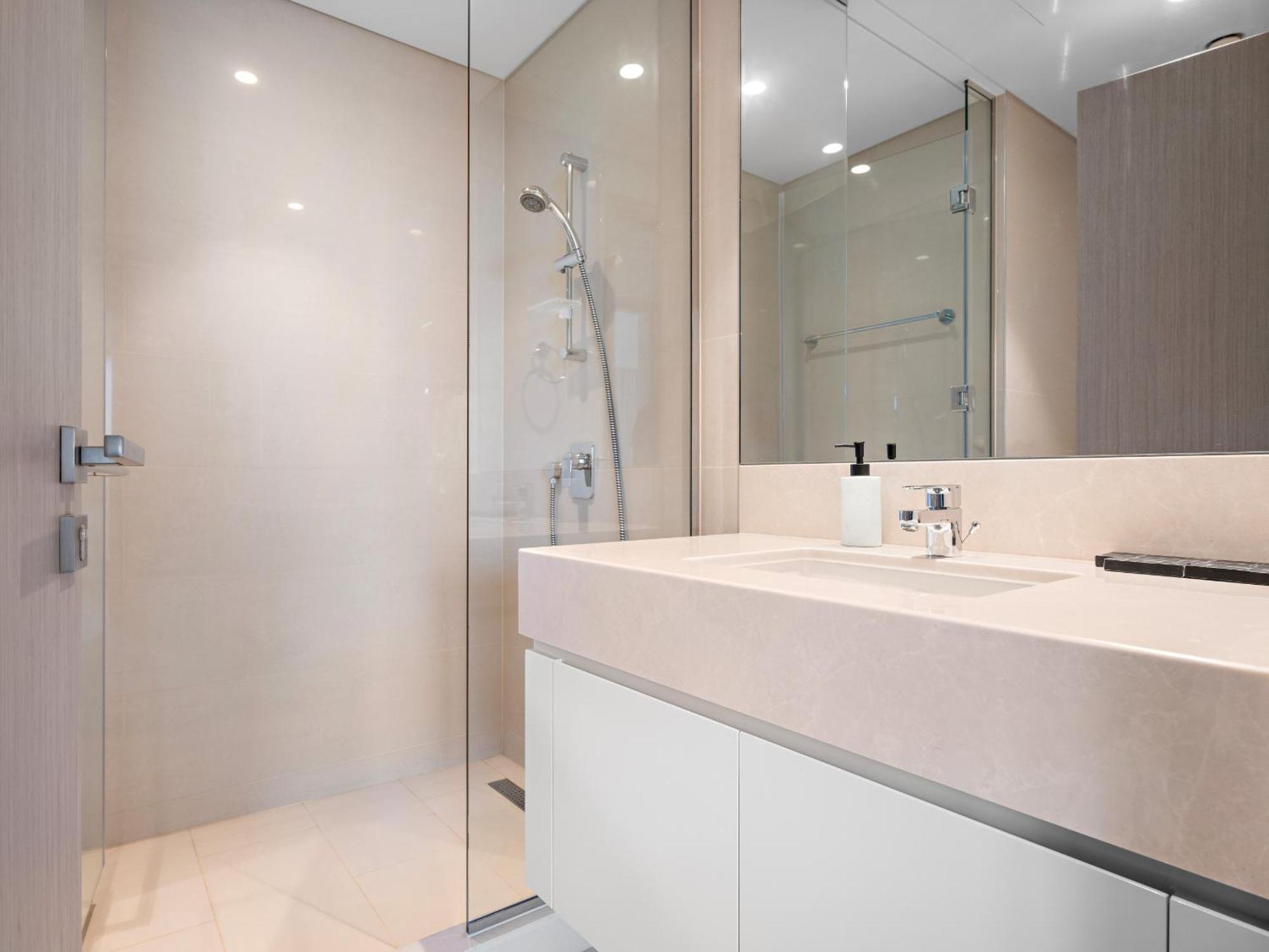 Modern 3br 1 Gr In Downtown With Burj Khalifa View Apartment