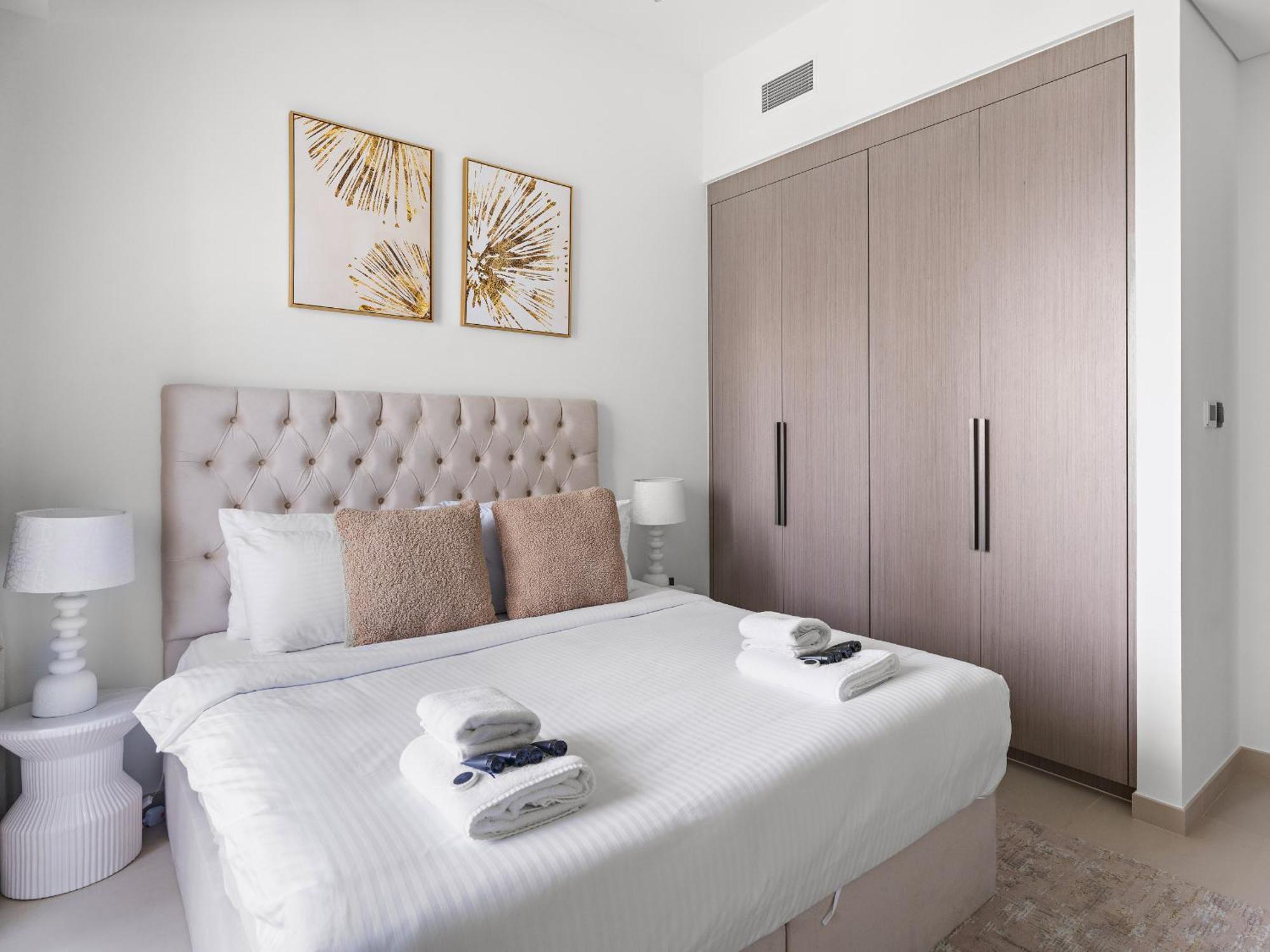 Apartment Modern 3br 1 Gr In Downtown With Burj Khalifa View